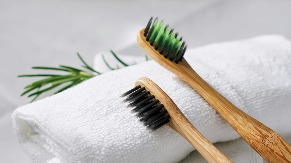 Comment bien nettoyer sa brosse à dents (et pourquoi c’est plus important que vous ne le pensez)